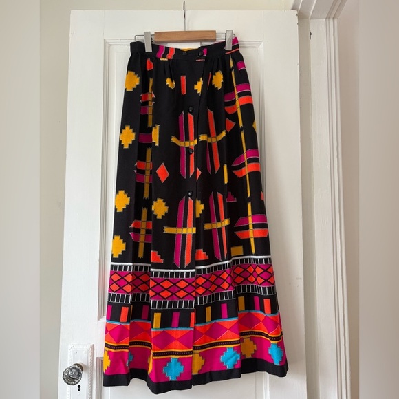 Vintage Colorful Geometric Patterned Skirt - Picture 5 of 10
